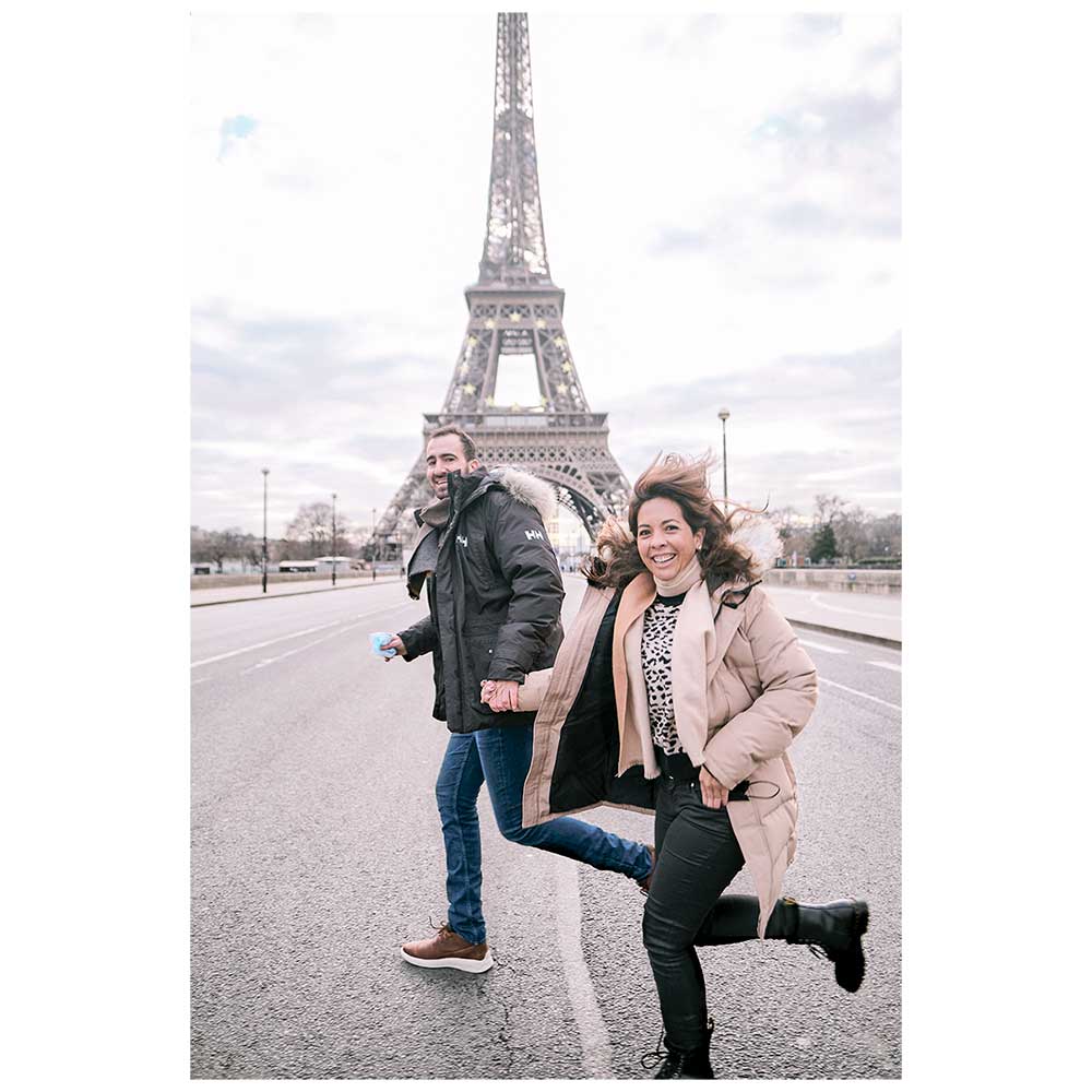 Book de fotos profesional Paris Torre Eiffel. Fotos en pareja en París.