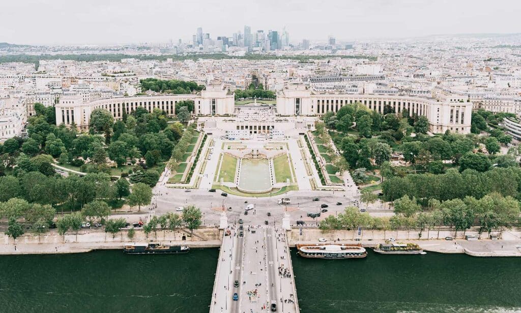 Subir o no subir a la Torre Eiffel?