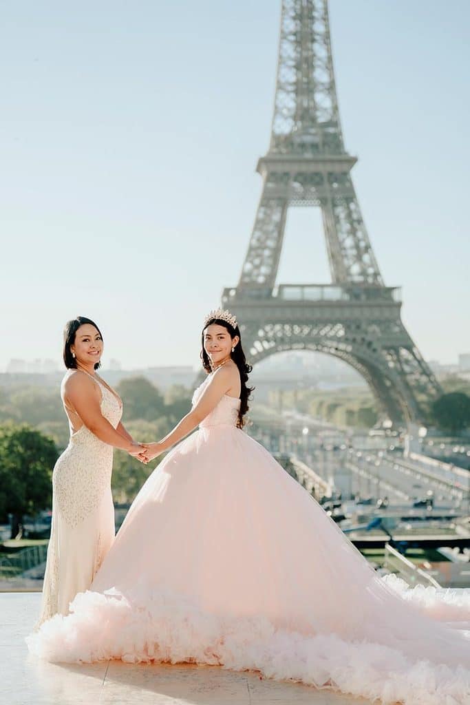 sesión-de-fotos-en-París-torre-eiffel-con-alquiler-de-Vestido-Ivan-Conde-Ph-31003934